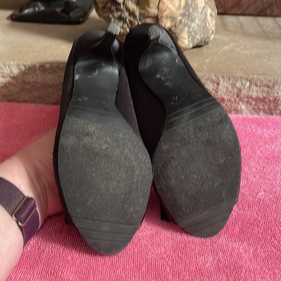 Heels - Picture 7 of 10